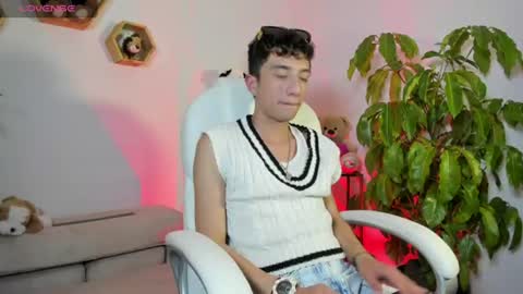 Snapshot of mhatias_ chatting on July 13, 2026, 5:10 am MATHIAS online show from July 13, 2026, 5:10 am