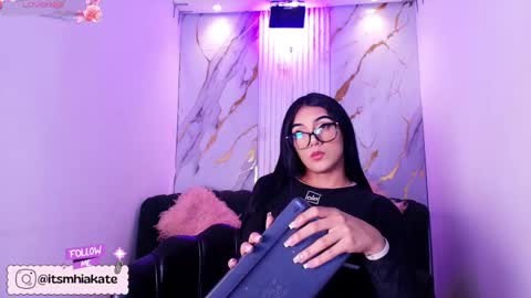 Mhia Kate online show from May 1, 2026, 12:10 pm