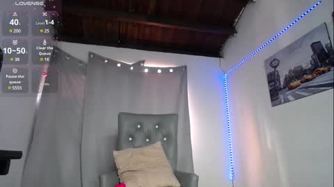 Mia online show from December 15, 2024, 7:42 pm