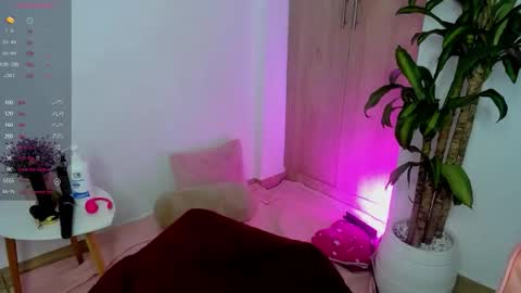 Snapshot of mia69brown chatting on December 22, 2025, 11:13 pm mia69brown online show from December 22, 2025, 11:13 pm