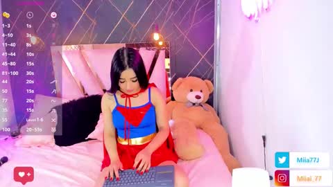 Mia online show from October 31, 2025, 8:32 pm