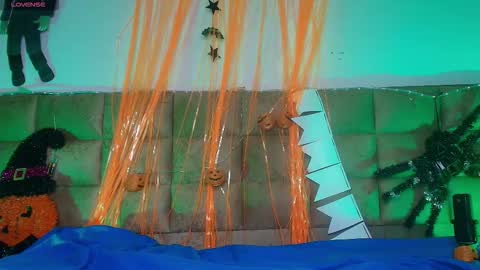 Emi online show from October 18, 2025, 9:48 pm