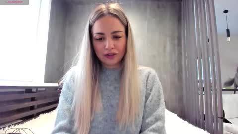 Mia online show from November 8, 2025, 5:18 am