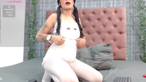 Mia online show from March 8, 2025, 3:28 am