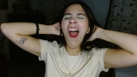 Snapshot of mia__lopez_ chatting on January 5, 2025, 12:52 am Mia online show from January 5, 2025, 12:52 am