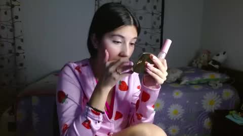 Snapshot of mia__lopez_ chatting on March 4, 2025, 11:32 pm Mia online show from March 4, 2025, 11:32 pm