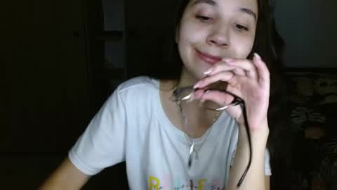 Mia online show from May 7, 2026, 4:51 am