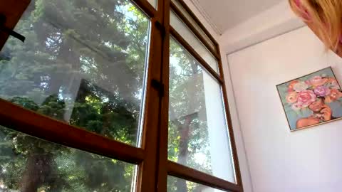Mia  Milan online show from May 15, 2026, 5:14 am