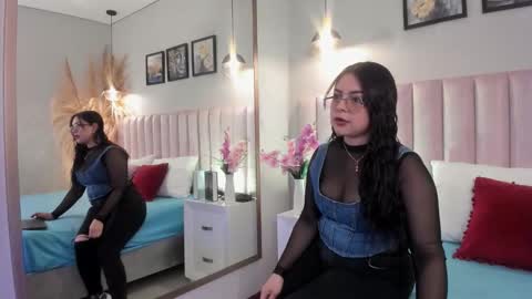 Snapshot of mia__monroe_ chatting on November 8, 2025, 12:16 pm Mia online show from November 8, 2025, 12:16 pm