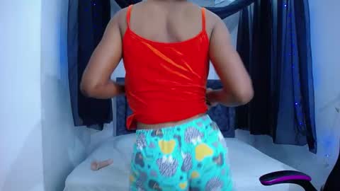 Snapshot of mia__thomson_ chatting on October 22, 2025, 12:38 pm  MIA online show from October 22, 2025, 12:38 pm