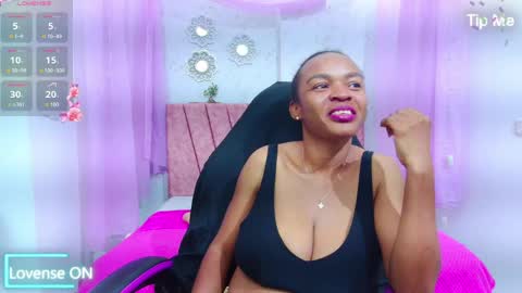 Snapshot of mia__thomson_ chatting on April 5, 2026, 2:20 am MIA online show from April 5, 2026, 2:20 am