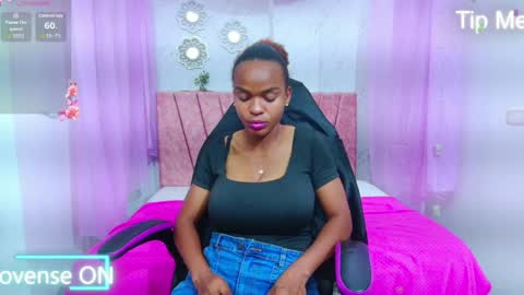 Snapshot of mia__thomson_ chatting on April 6, 2026, 2:42 am MIA online show from April 6, 2026, 2:42 am