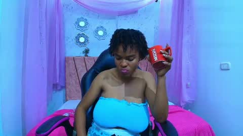 Snapshot of mia__thomson_ chatting on May 7, 2026, 2:28 am MIA online show from May 7, 2026, 2:28 am