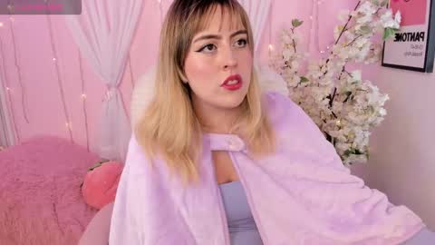 Mia  online show from February 4, 2026, 3:18 pm