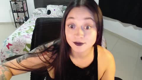 mia online show from December 7, 2024, 3:36 am