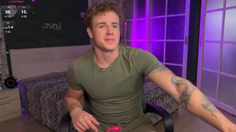 Snapshot of mia_andre chatting on October 17, 2025, 10:01 pm Andre and Mia online show from October 17, 2025, 10:01 pm