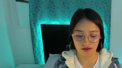 Mia  Angels online show from September 17, 2025, 8:32 pm