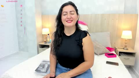 Snapshot of mia_aristizabal chatting on October 11, 2025, 7:23 pm Mia Aristizabal online show from October 11, 2025, 7:23 pm