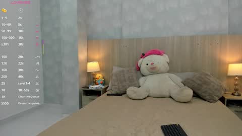 Snapshot of mia_aristizabal chatting on October 14, 2025, 11:22 am Mia Aristizabal online show from October 14, 2025, 11:22 am