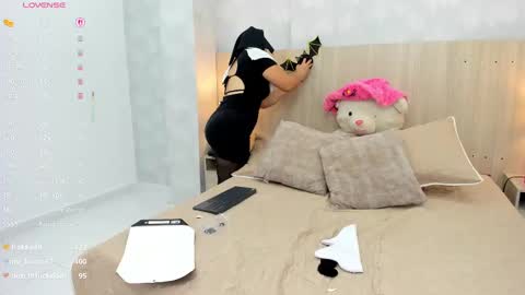 Snapshot of mia_aristizabal chatting on October 30, 2025, 11:33 am Mia Aristizabal online show from October 30, 2025, 11:33 am