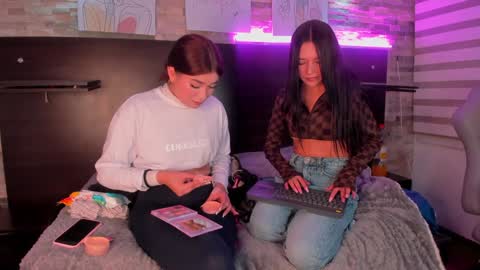 Mia online show from December 4, 2024, 2:09 am