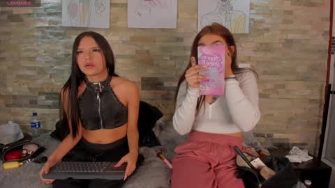 Mia online show from December 12, 2024, 12:01 pm