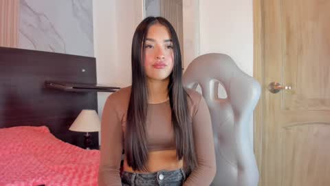 Mia online show from February 8, 2025, 12:17 pm