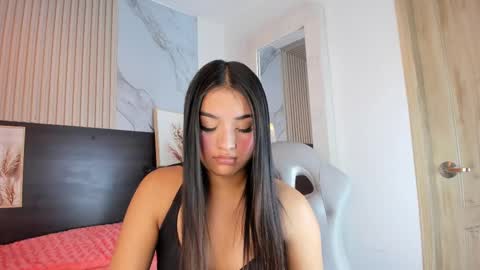Mia online show from February 24, 2025, 9:43 am