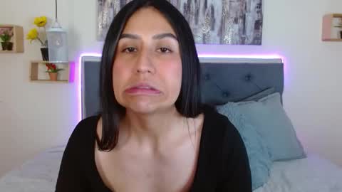 Snapshot of mia_ayra chatting on September 27, 2025, 2:44 pm M I A A Y R A online show from September 27, 2025, 2:44 pm