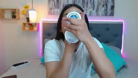 Snapshot of mia_ayra chatting on October 1, 2025, 3:18 pm M I A A Y R A online show from October 1, 2025, 3:18 pm