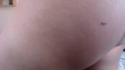 Snapshot of mia_ayra chatting on October 18, 2025, 4:41 pm M I A A Y R A online show from October 18, 2025, 4:41 pm