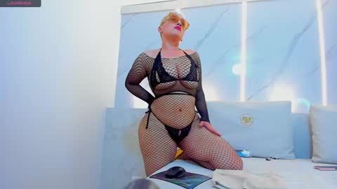 Mia  online show from January 7, 2025, 6:45 pm