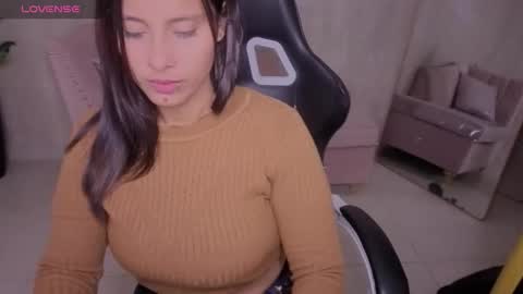 Mia  online show from May 5, 2026, 12:46 pm