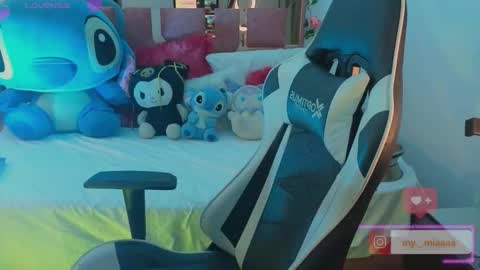 Snapshot of mia_bnnyy chatting on November 5, 2025, 12:32 am mia_bnnyy online show from November 5, 2025, 12:32 am