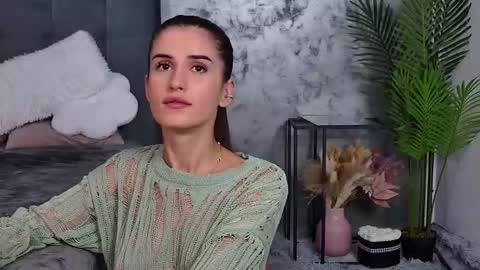 Snapshot of mia_carter99 chatting on October 19, 2025, 8:31 pm Freya Allen online show from October 19, 2025, 8:31 pm