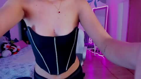 Mia online show from June 13, 2026, 8:51 pm
