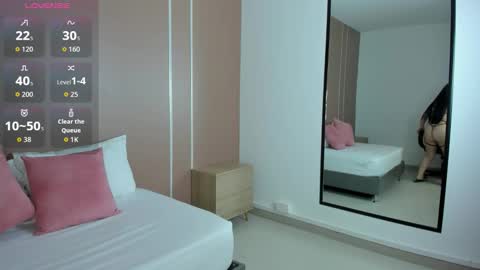 M I A  online show from December 2, 2025, 2:39 am