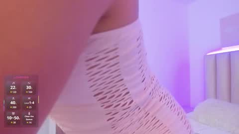 mia_corner online show from February 19, 2026, 7:04 am