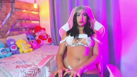 Mia online show from January 26, 2025, 6:59 am