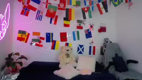 Snapshot of mia_cute_girl chatting on June 23, 2026, 12:25 pm mia_cute_girl online show from June 23, 2026, 12:25 pm