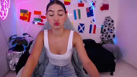 Snapshot of mia_cute_girl chatting on July 20, 2026, 12:07 pm mia_cute_girl online show from July 20, 2026, 12:07 pm