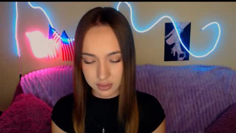 Snapshot of mia_cutie77 chatting on September 19, 2025, 9:32 am mia_cutie77 online show from September 19, 2025, 9:32 am