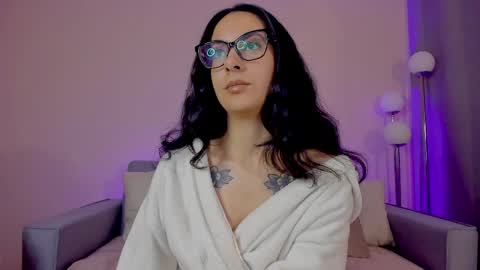 Sarah Luna online show from April 7, 2026, 12:38 pm