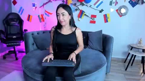 mia_davis__ online show from June 30, 2026, 11:22 am