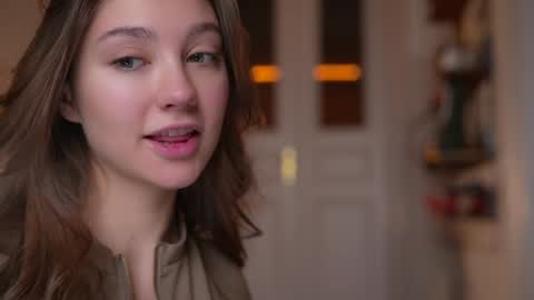 Snapshot of mia_dynasty chatting on October 5, 2025, 4:27 pm Mia online show from October 5, 2025, 4:27 pm