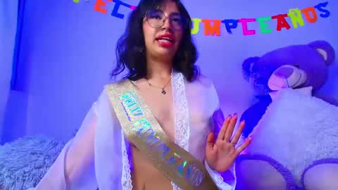 Mia flames online show from November 24, 2025, 4:12 am