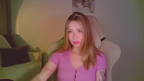 Mia online show from May 17, 2026, 9:22 pm