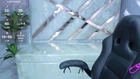 Mia online show from March 11, 2026, 1:17 pm