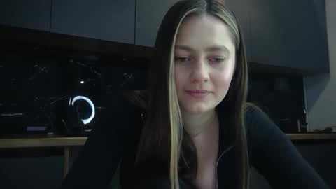 mia_fride1 online show from February 15, 2026, 8:38 pm