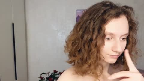 Snapshot of mia_frizz chatting on January 28, 2025, 3:57 pm Mia online show from January 28, 2025, 3:57 pm
